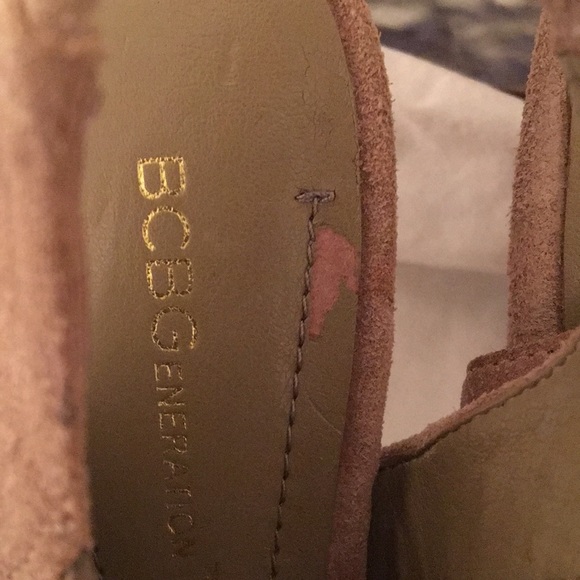 BCBGeneration Gold heels - Picture 7 of 9